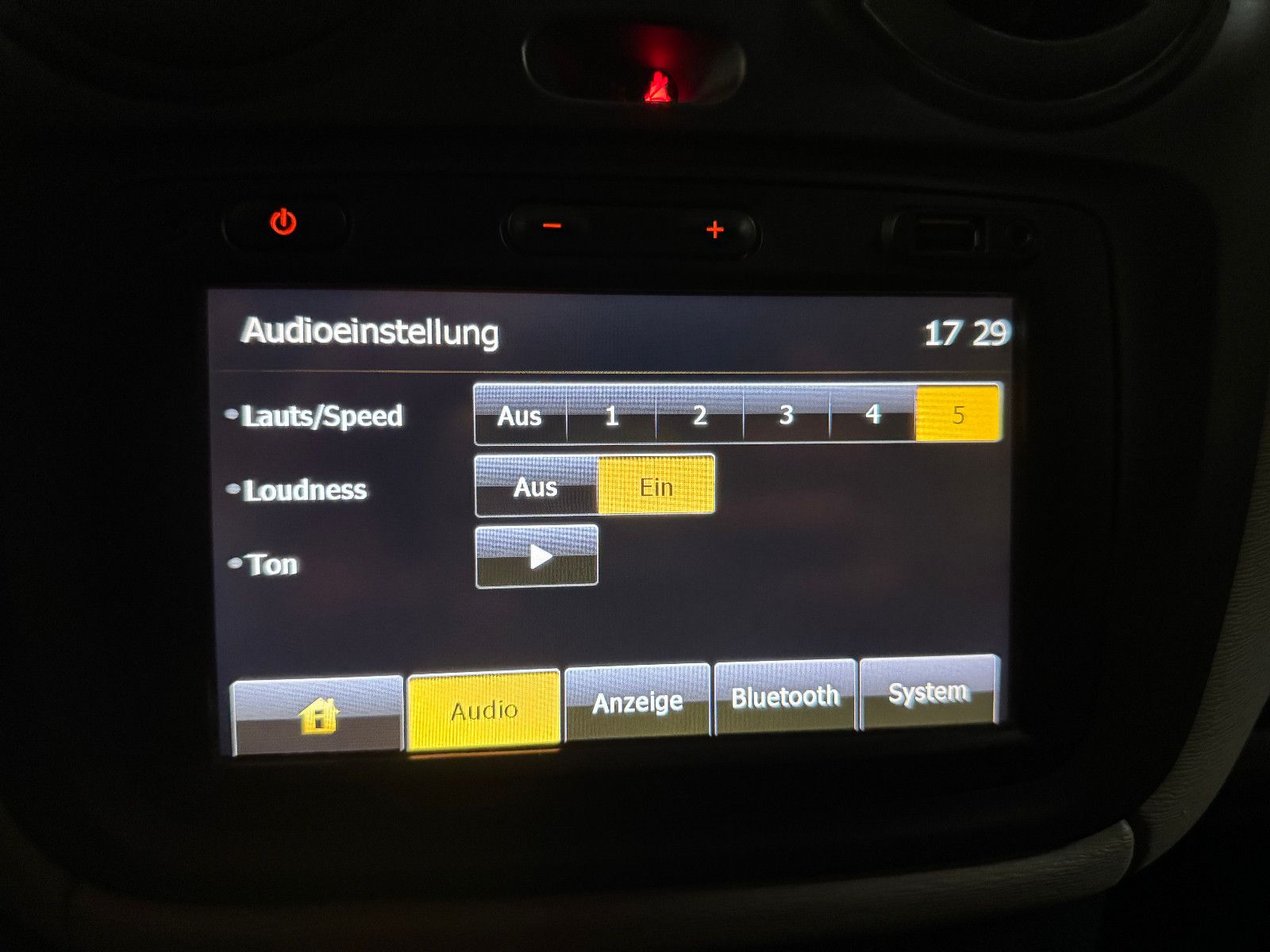 Fahrzeugabbildung Dacia Dokker Express Ambiance 1.6 LPG GAS NAVI AHK SHZ