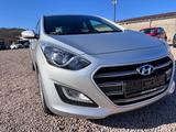 Hyundai i30 blue Passion - Hyundai i30 Passion mit Benzin-Antrieb