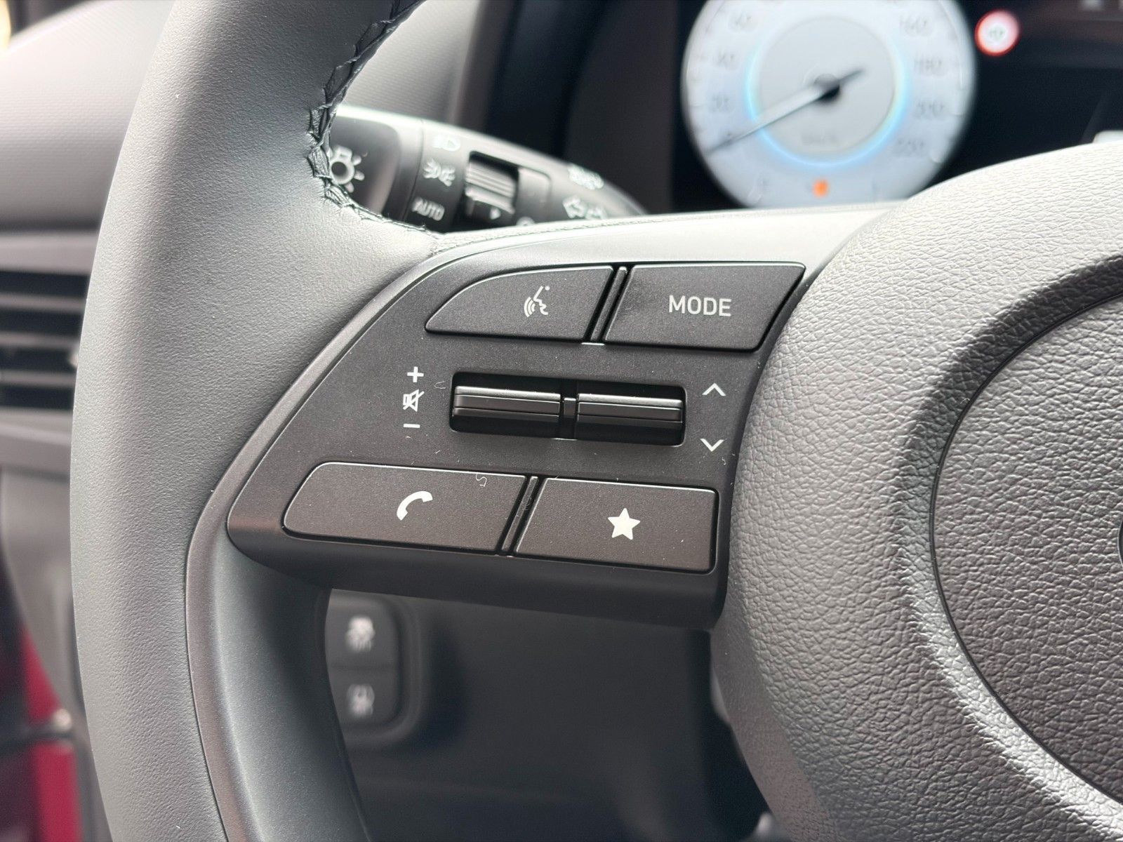 Fahrzeugabbildung Hyundai i20 1.0 T-GDI Blackline LED,Navi,SHZ,SoundSys