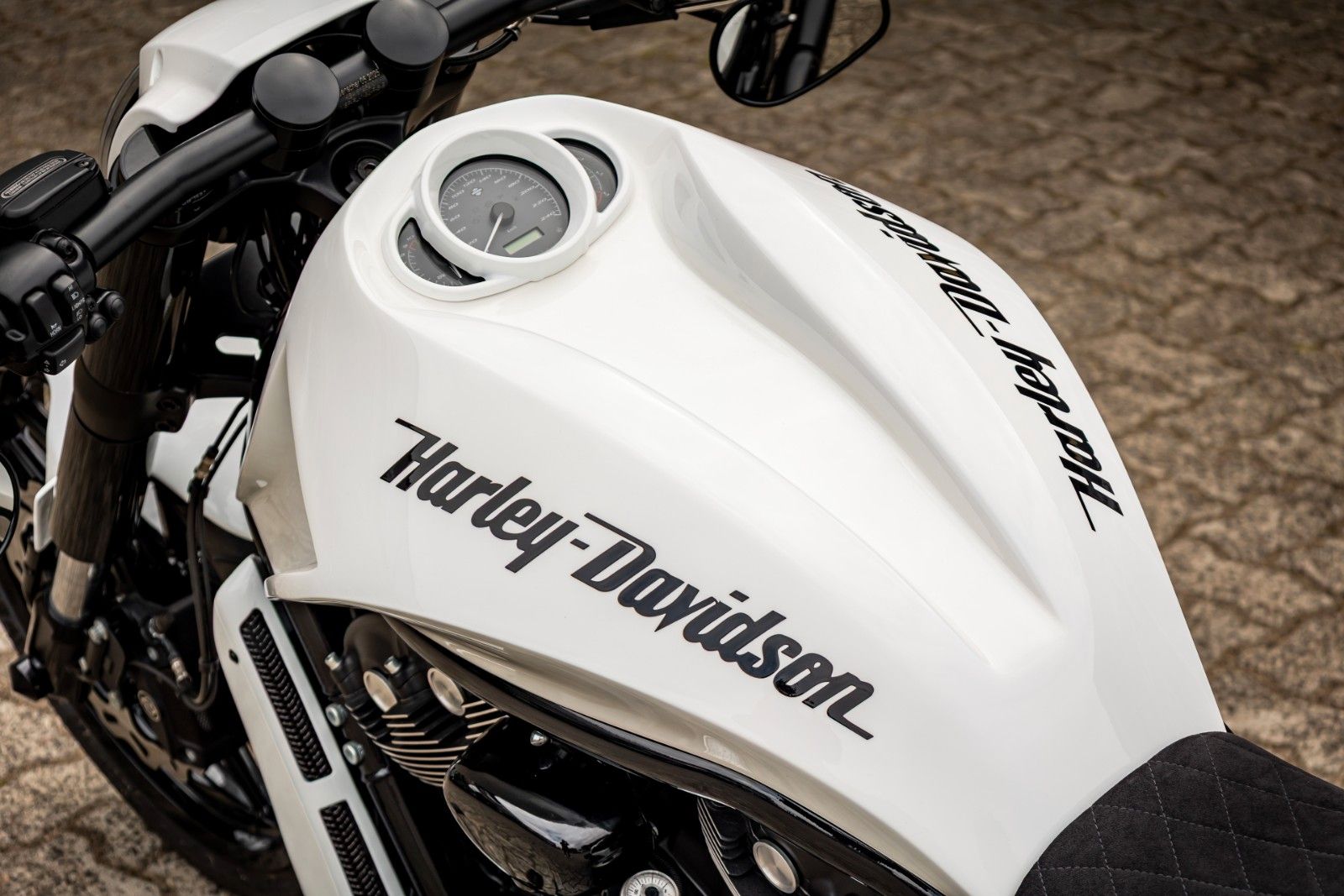 Fahrzeugabbildung Harley-Davidson VRSCDX Night Rod Special -BBC- Jekill&Hyde-