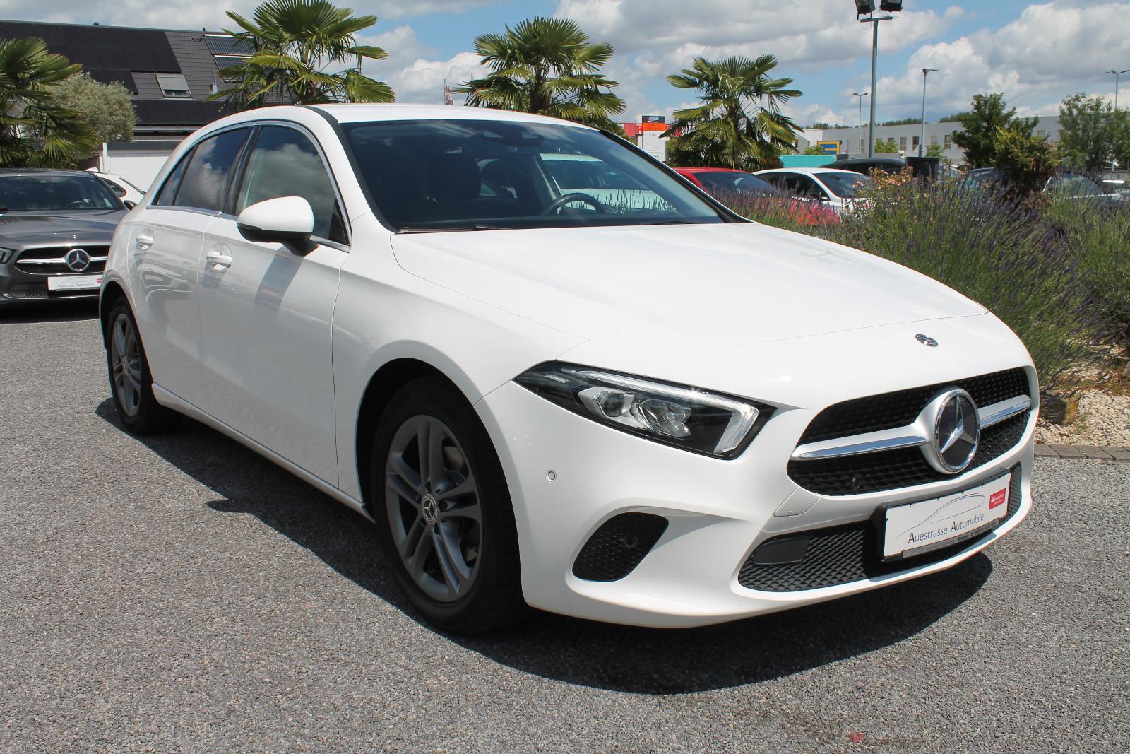 Mercedes-Benz A 180, Navi, Kamera, SHZ, PDC, LED, Leder