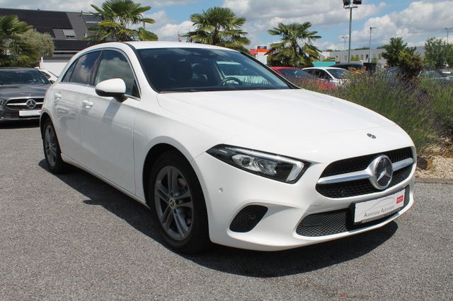 MERCEDES-BENZ A 180, Navi, Kamera, SHZ, PDC, LED, Leder