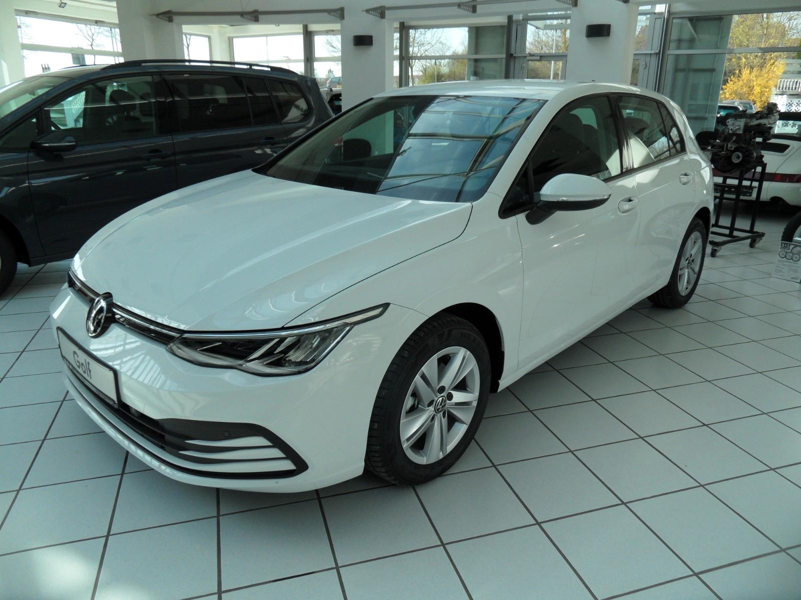 Volkswagen Golf 1,5 TSI Life ACC Winterpaket Spurhalteassi.