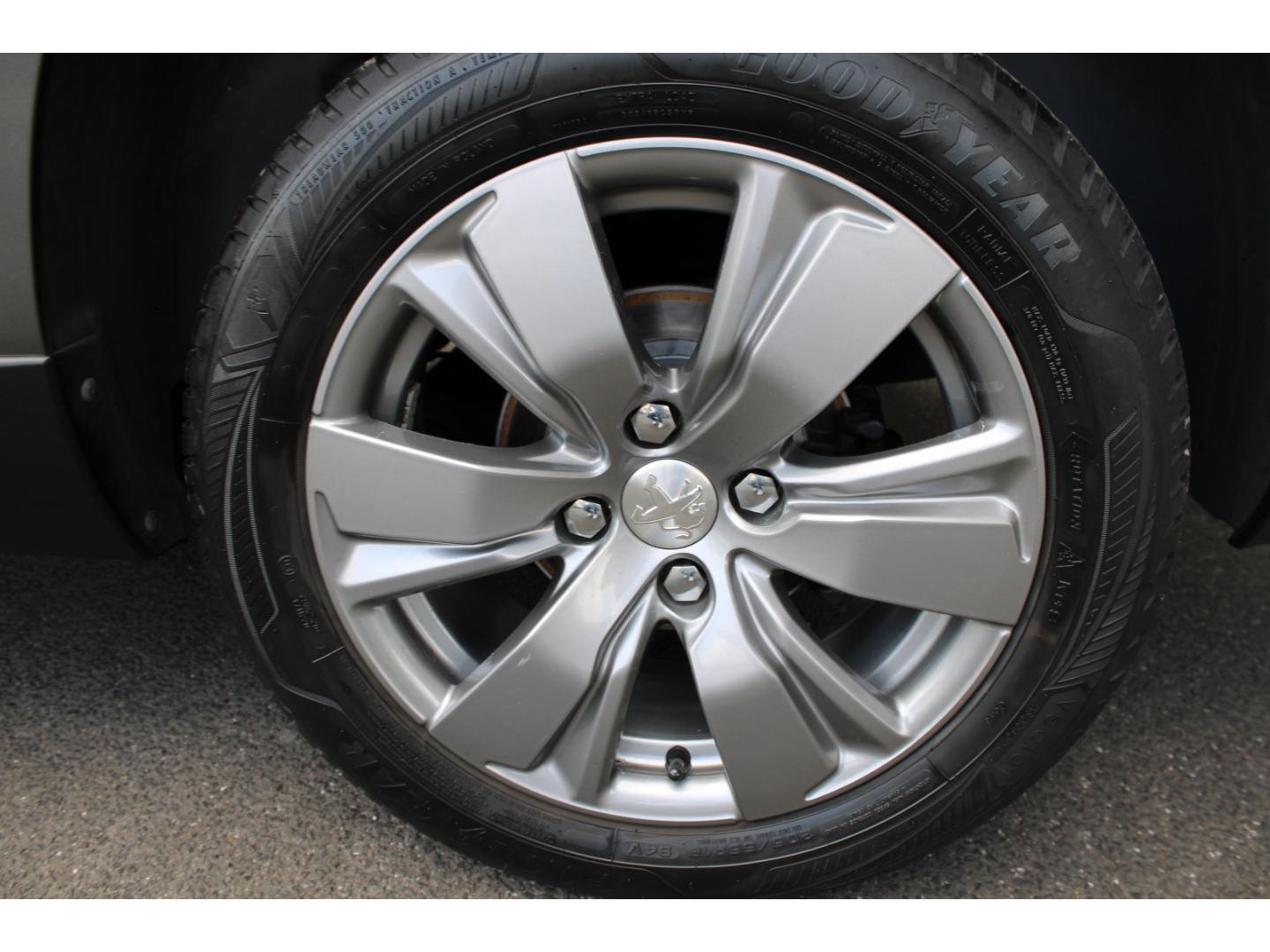 Peugeot 2008 Active BlueHDI 100 *1.Hand + scheckheftgepf