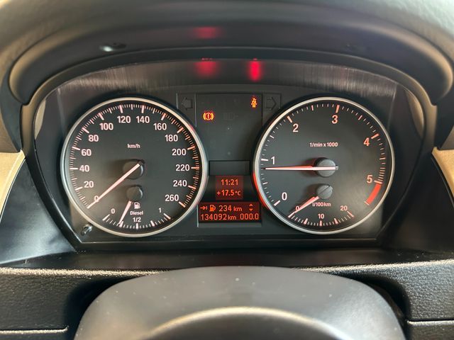 BMW X1 18 d *M-Paket*NAVI*TEMPO*PDC*PANO*