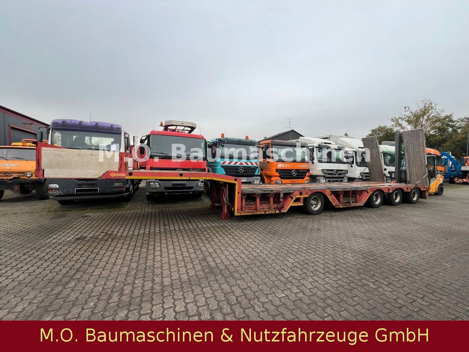 Fahrzeugabbildung LinTrailers 4 LSDU 18-40 / 4 Achser / Luftgefedert /