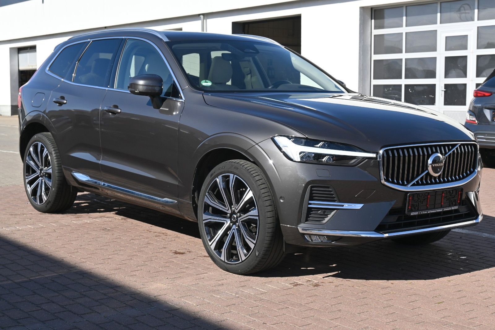 Fahrzeugabbildung Volvo XC60 B5D Inscription MASS*360°*AHK*Pano*ACC*