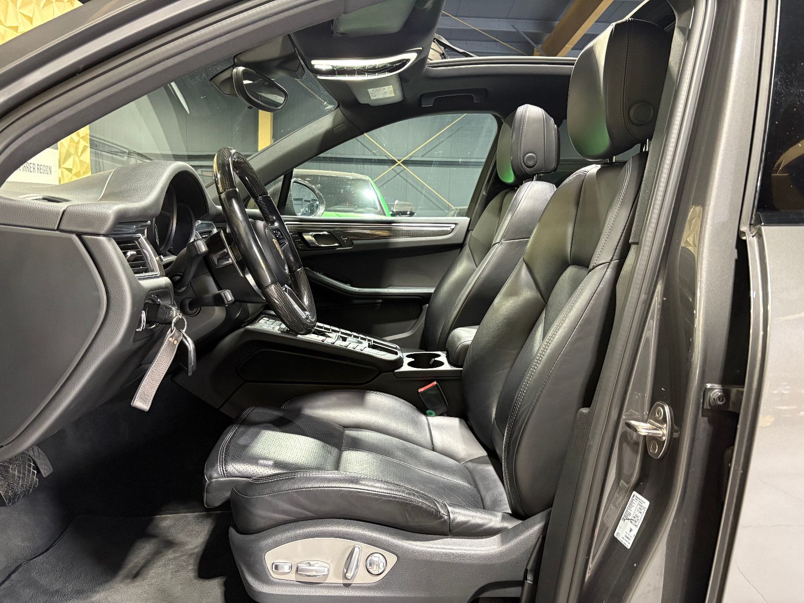 Fahrzeugabbildung Porsche Macan S Diesel/PANO/360°/MEMORY/SOUND/SHZ