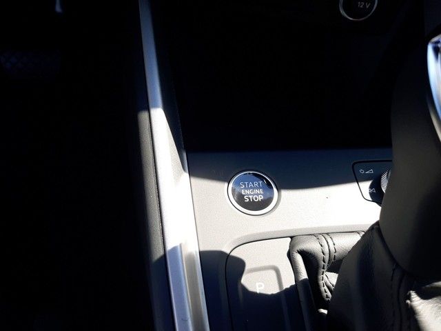 Fahrzeugabbildung Audi A1 Sportback S line 30TFSI S-tronic Navi 18" LED