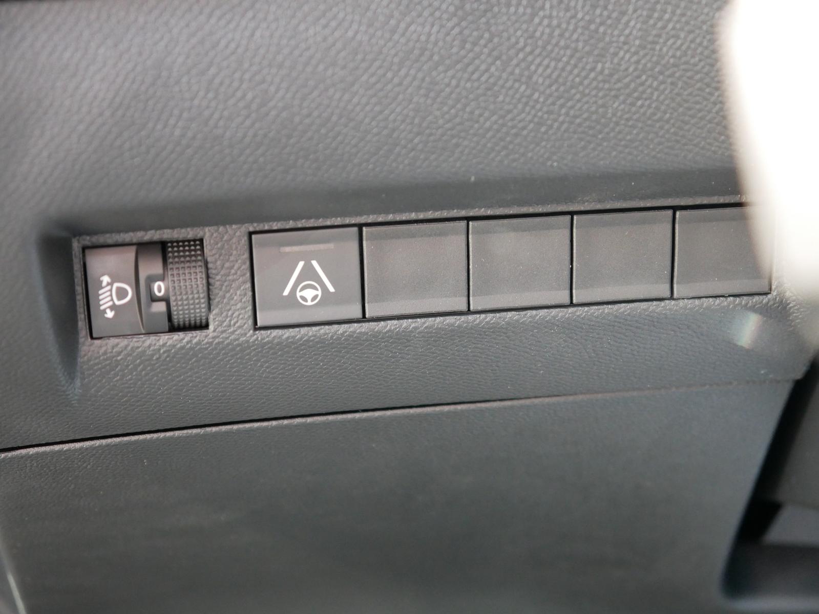 Peugeot 2008 PureTech 145 Aut. LED ACC Navi 360°