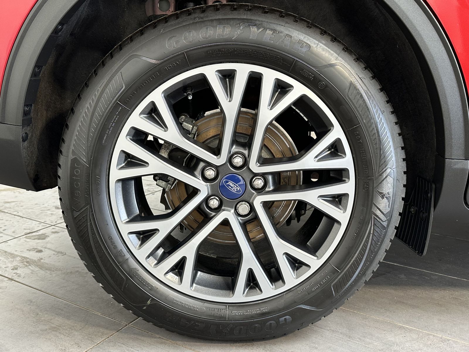 Fahrzeugabbildung Ford Kuga 2.5 Plug-In Hybrid Titanium NAV+DAB+CARPLAY