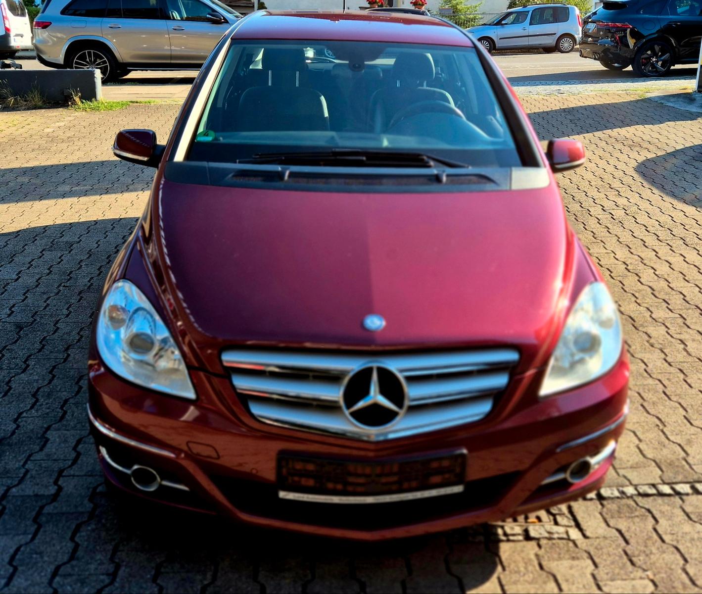 Mercedes-Benz B 180 Navi/Kamera-Automatik/ Inspektion Neu!