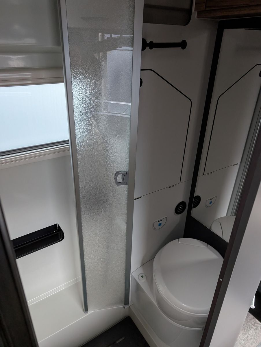 Fahrzeugabbildung Karmann Dexter 4x4 DE 570 AW Klima, RückfahrCAM, AHK