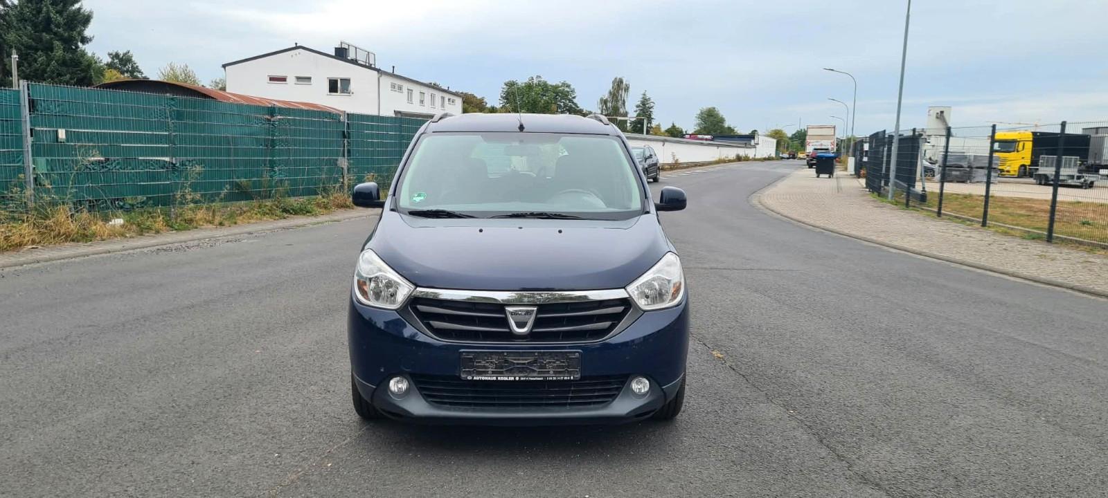 Dacia Lodgy 2015 — rear view