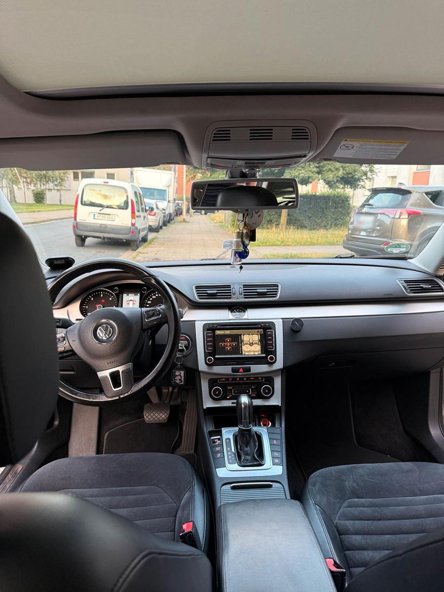 Volkswagen Passat 2011 — photo 5