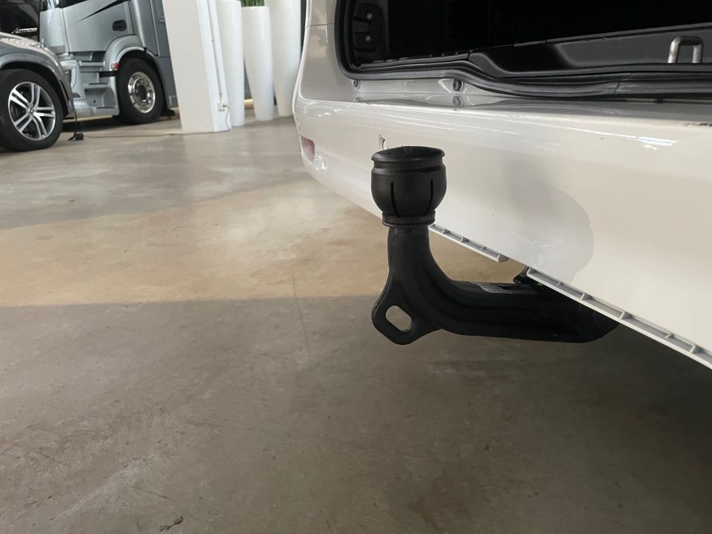 Fahrzeugabbildung Mercedes-Benz Vito 124 Mixto lang 5 Sitze 2,5t AHK Standhz LED