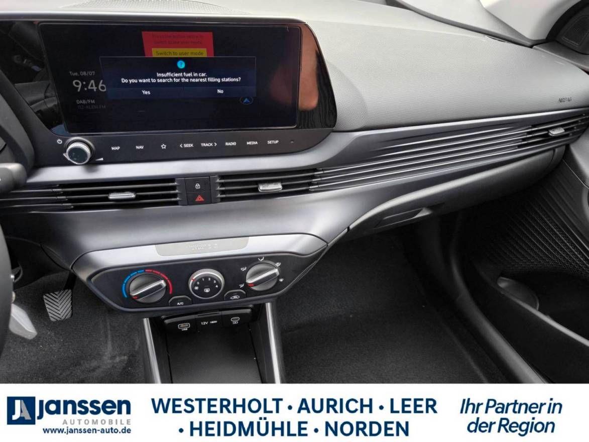 Fahrzeugabbildung Hyundai i20 Select Funktionspaket PDC Navi Rückfahrkamer