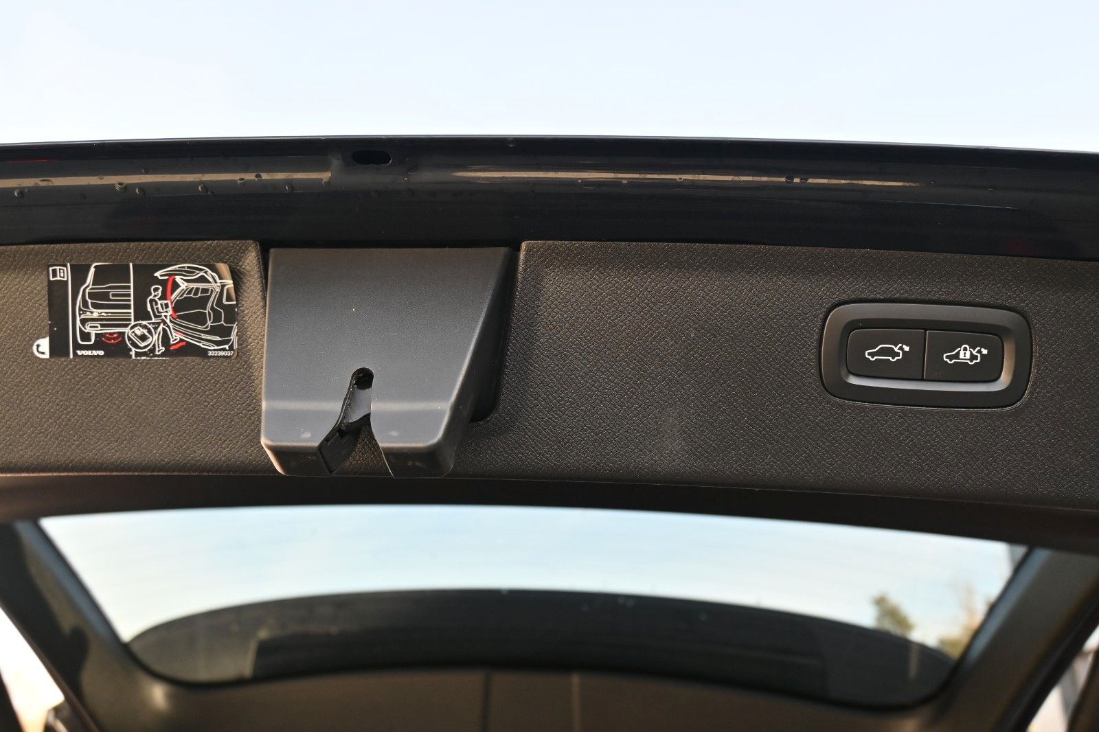 Fahrzeugabbildung Volvo XC90 T8 AWD Recharge Inscription*PANO*STHZ*B&W