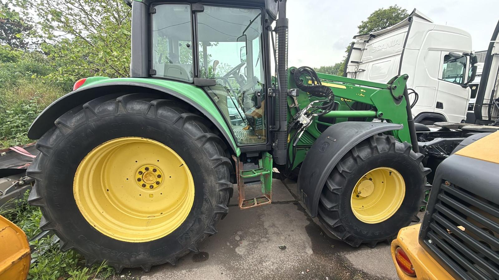 John Deere 6430