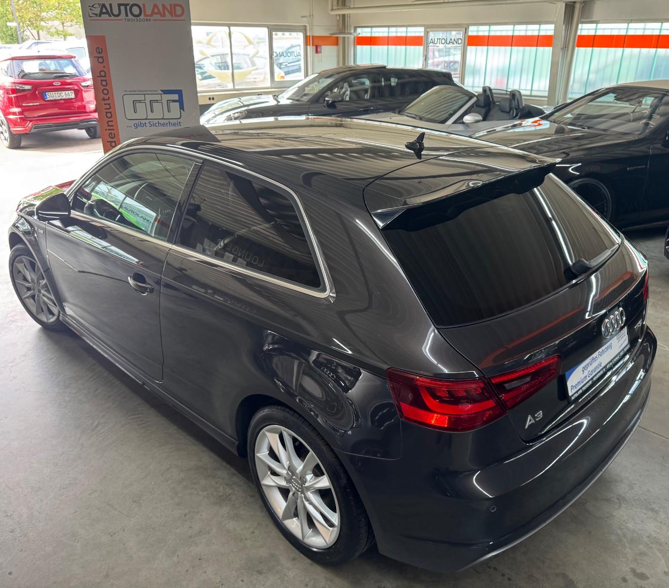 Audi A3*S-LINE*XENON*NAVI*SHZG*TEMPO*KEYLESS*PDC*