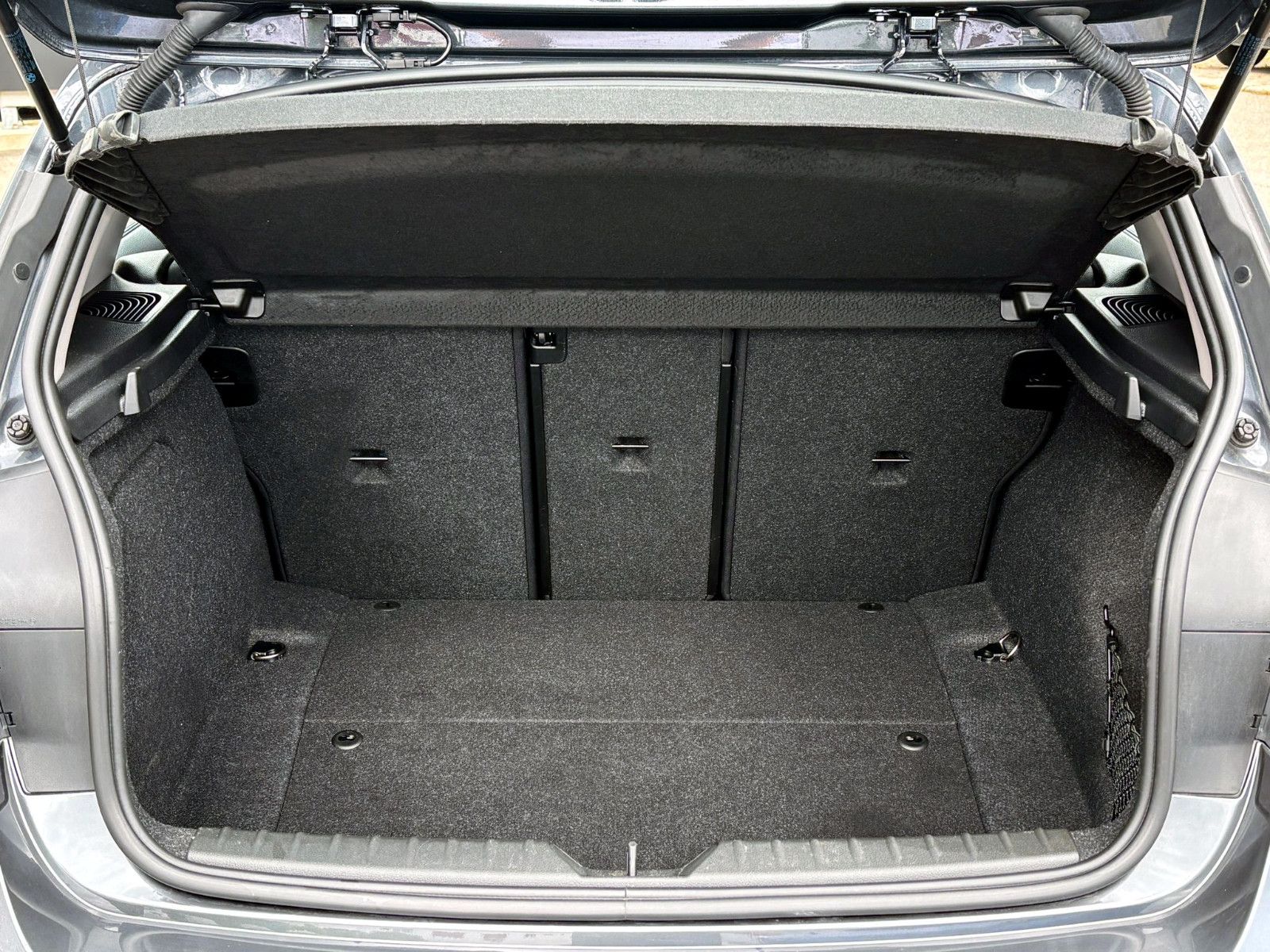 Fahrzeugabbildung BMW 118i Advantage Steptronic. ACC PDC NAV AHK SHZ