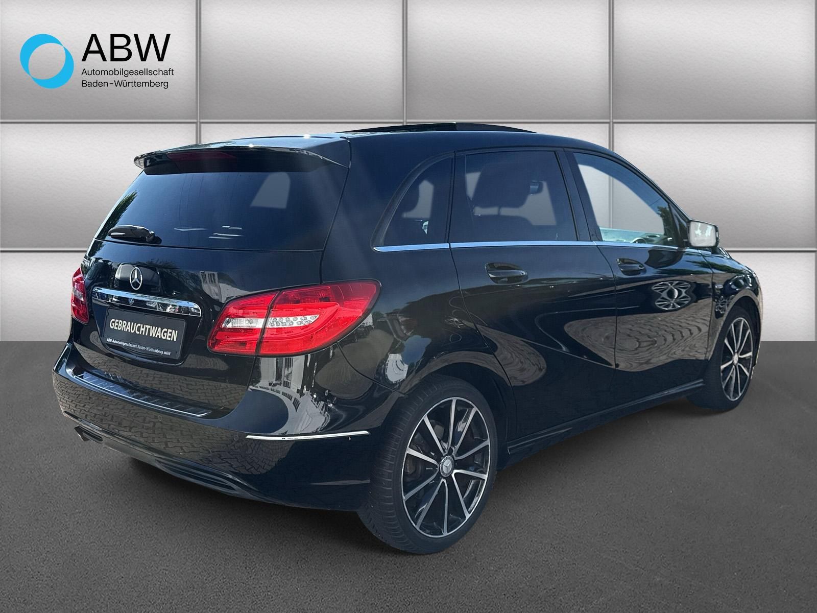 Fahrzeugabbildung Mercedes-Benz B 200 BlueEfficiency Panorama Leder