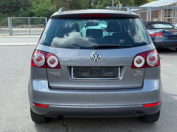Volkswagen Golf - 6