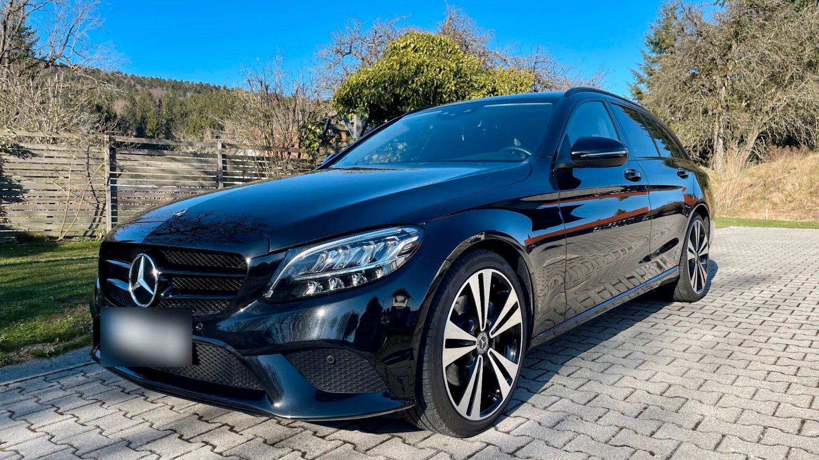 MERCEDES-BENZ C300 T Avantgarde 9G-Tronic 19" top gepflegt