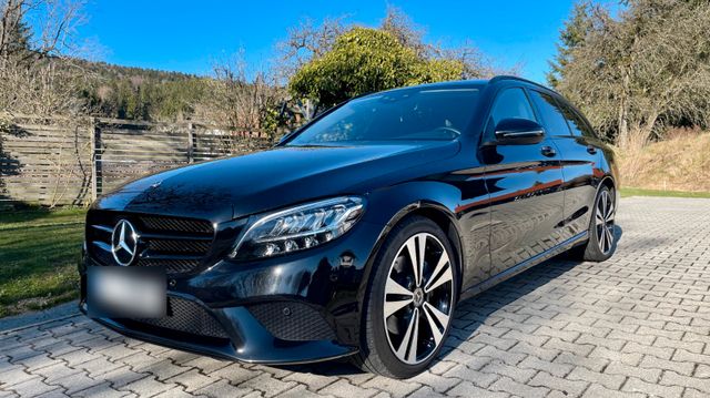 MERCEDES-BENZ C300 T Avantgarde 9G-Tronic 19" top gepflegt