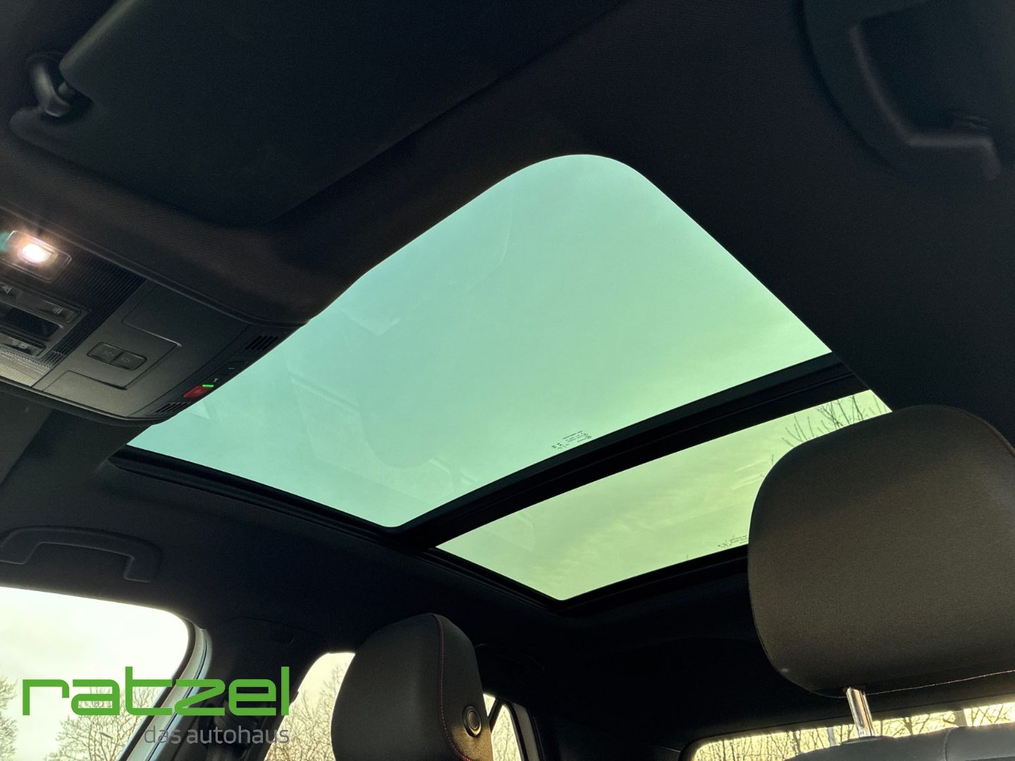 Fahrzeugabbildung Volkswagen T-Roc Sport 1.5 TSI DSG AHK+El. Panodach+Navi