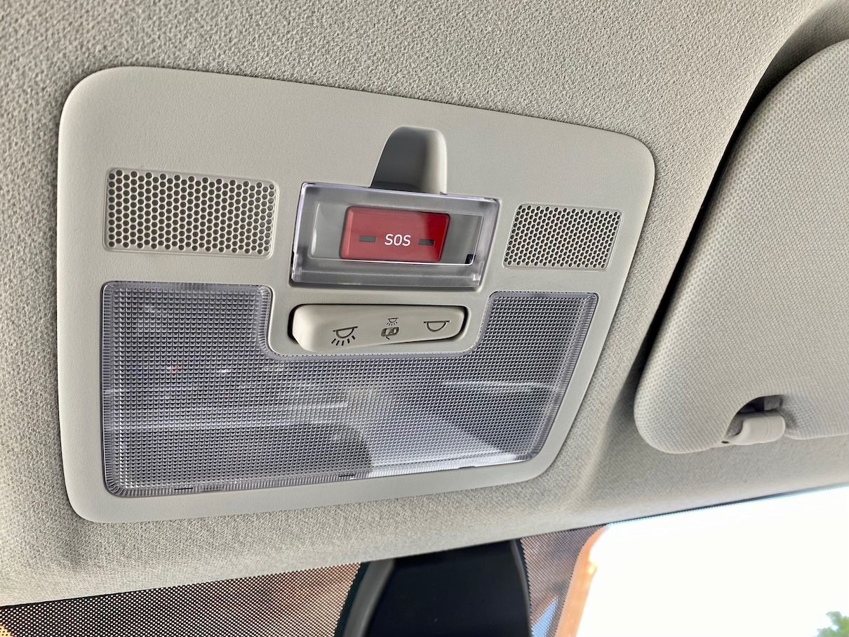 Fahrzeugabbildung Hyundai i10 1.0 Automatik  KLIMA SHZ ALLWETTER ALU PDC