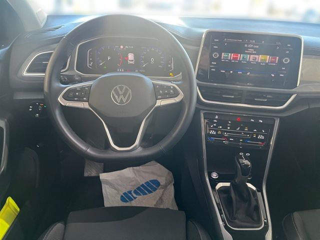 Fahrzeugabbildung Volkswagen T-ROC 1.5 TSI DSG STYLE IQ.LIGHT NAVI AHK KAMERA