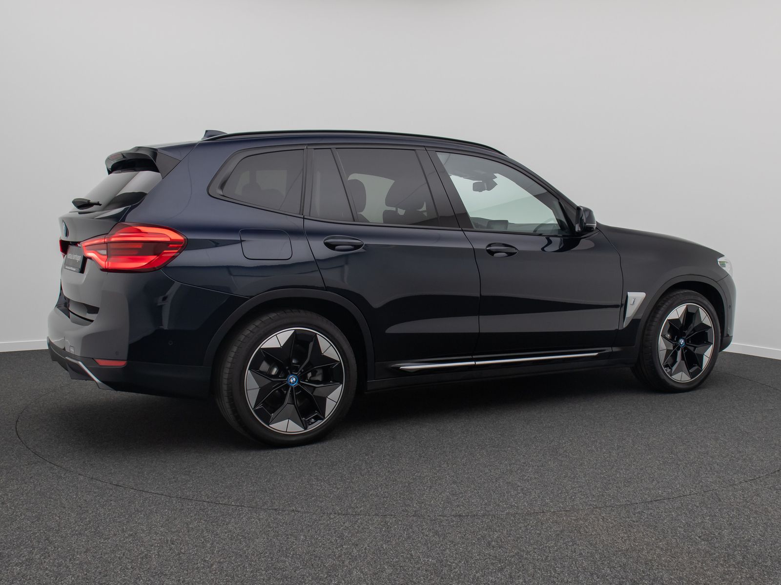 Fahrzeugabbildung BMW iX3 IMPRESSIVE HUD 360°DAB H/K 20Zoll Sport Alar
