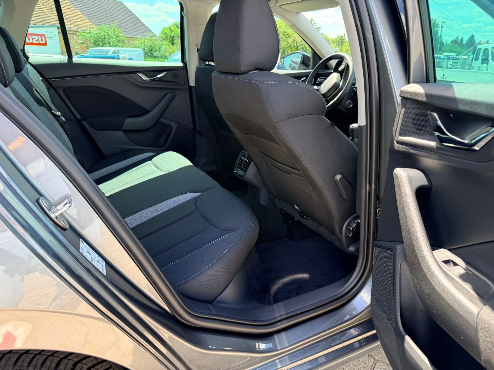 Fahrzeugabbildung SKODA Scala Selection Tour 1.0 TSI 70kW*5-Gang*RFK*Sma