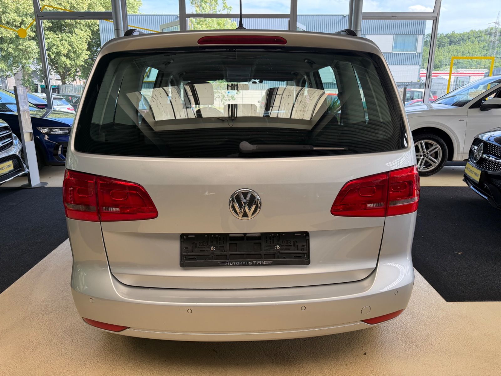 Fahrzeugabbildung Volkswagen Touran 2.0 TDI DSG
