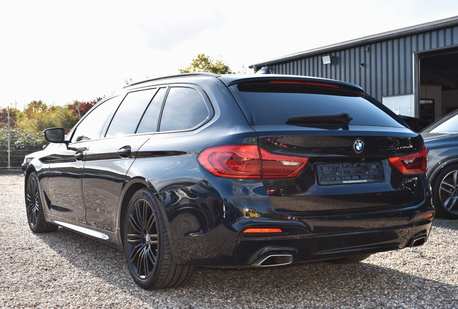 Fahrzeugabbildung BMW 520d Touring xDrive M Sport AHK/LED/KAMERA/TEMP.