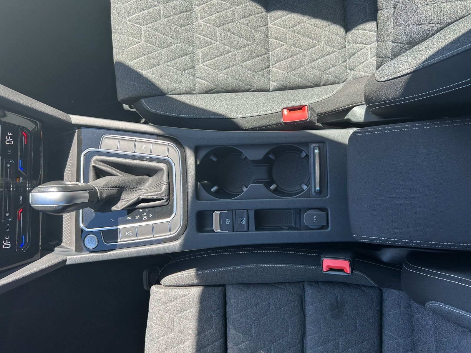 Fahrzeugabbildung Volkswagen Passat Variant TDI Business DSG LED Navi ACC AHK