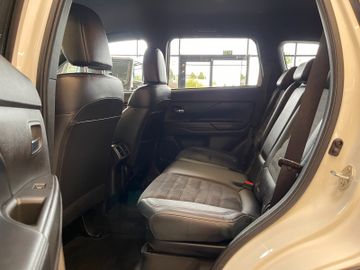 MYAUTOCENTER – Gebraucht- und Jahreswagen mit Werkstattservice in Pfaffenhofen Mitsubishi Outlander Active+ 4WD *1. Hand*AHK*Bi-LED*