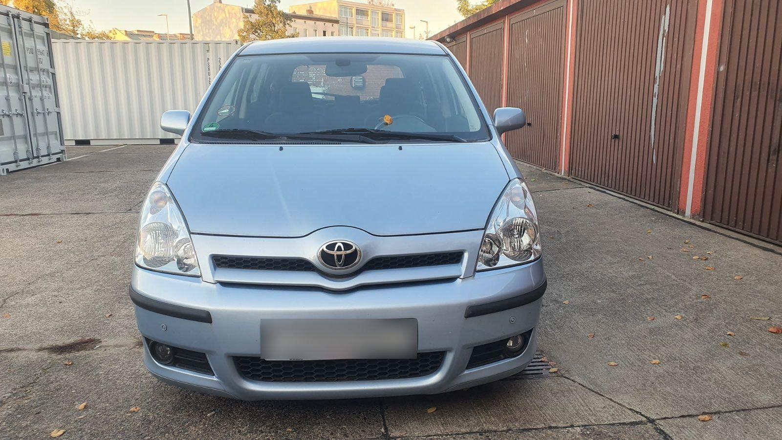 Toyota Corolla Verso 2005 — engine 129 HP (95kW)