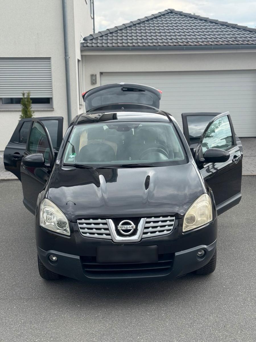 Nissan Qashqai+2 2009 — interior