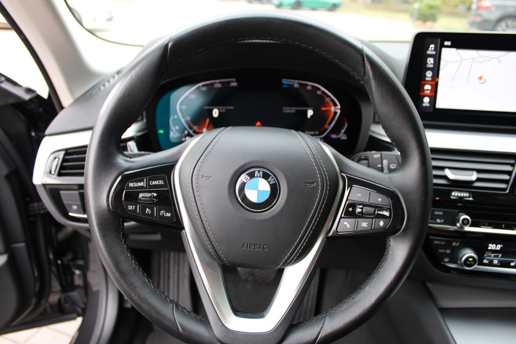 BMW 520d xDrive Touring AUT LED AHK NAVI LEDER LIVE