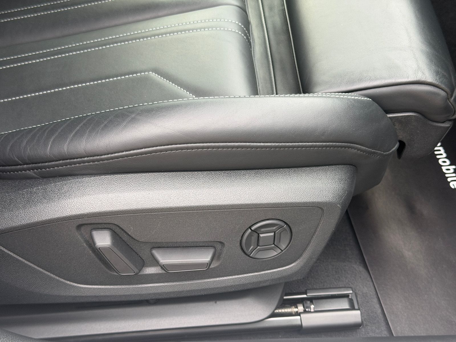 Fahrzeugabbildung Audi 55 TFSI e quattro S-Line/LEDER/Navi/LED/CarPlay/