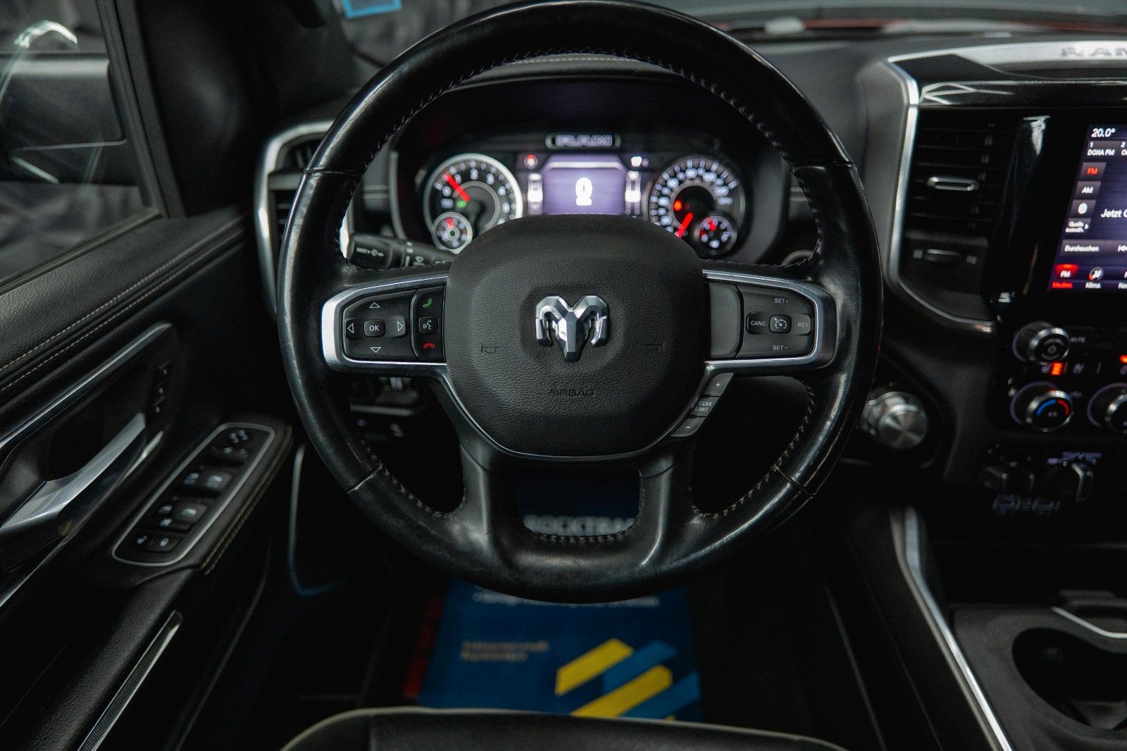 Fahrzeugabbildung Dodge RAM 5.7 V8 HEMI 4x4 NIGHT-Edition LARAMIE Sport