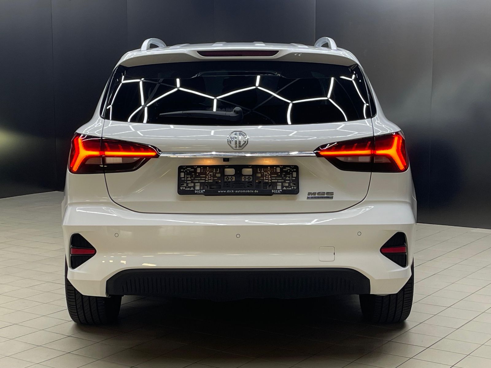 Fahrzeugabbildung MG MG5 51 KWH Luxury NAVI+LED+SHZ+DAB+ACC+360°+DAB+