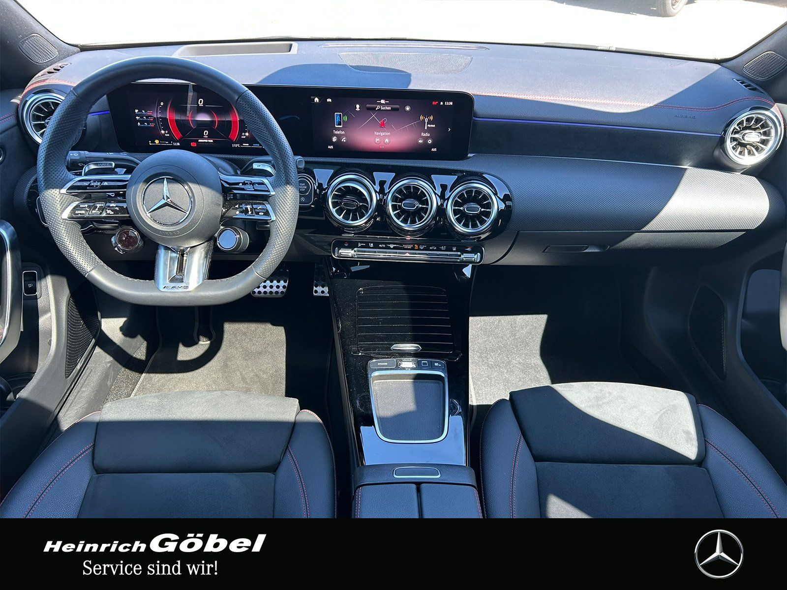 Fahrzeugabbildung Mercedes-Benz AMG CLA 35 4M AERODYNAMIK*STANDHEIZUNG*PANORAMA