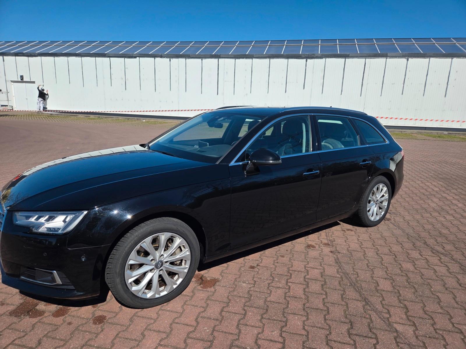 Audi A4 Avant quattro design  1. Hand