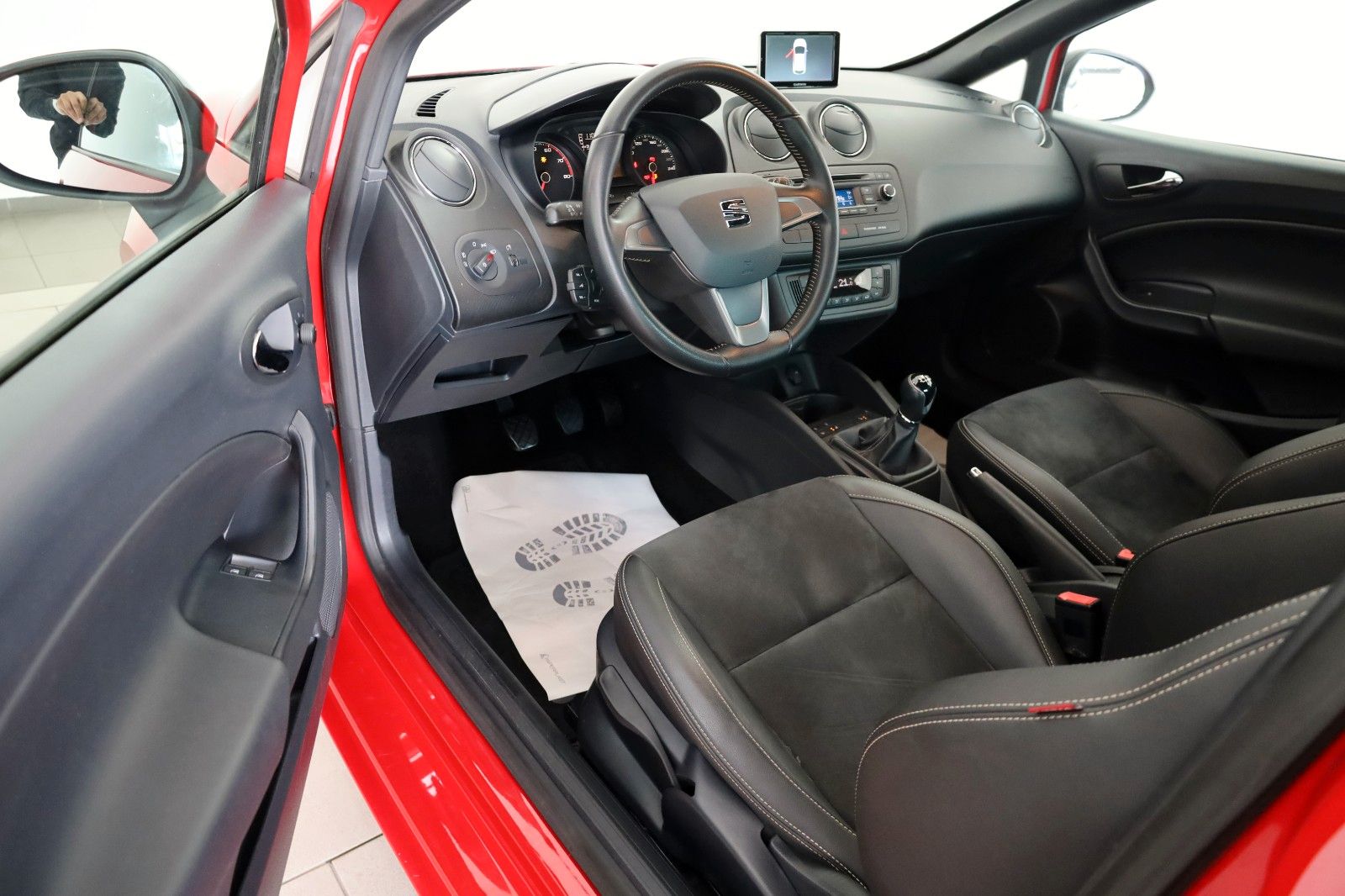 Fahrzeugabbildung SEAT Ibiza SC Style T.Leder,Navi,Xenon,SH,Kamera