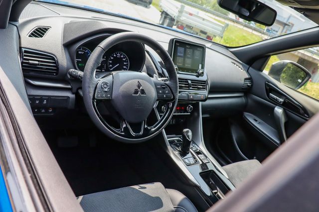 Fahrzeugabbildung Mitsubishi Eclipse Cross PHEV 4WD Select Black