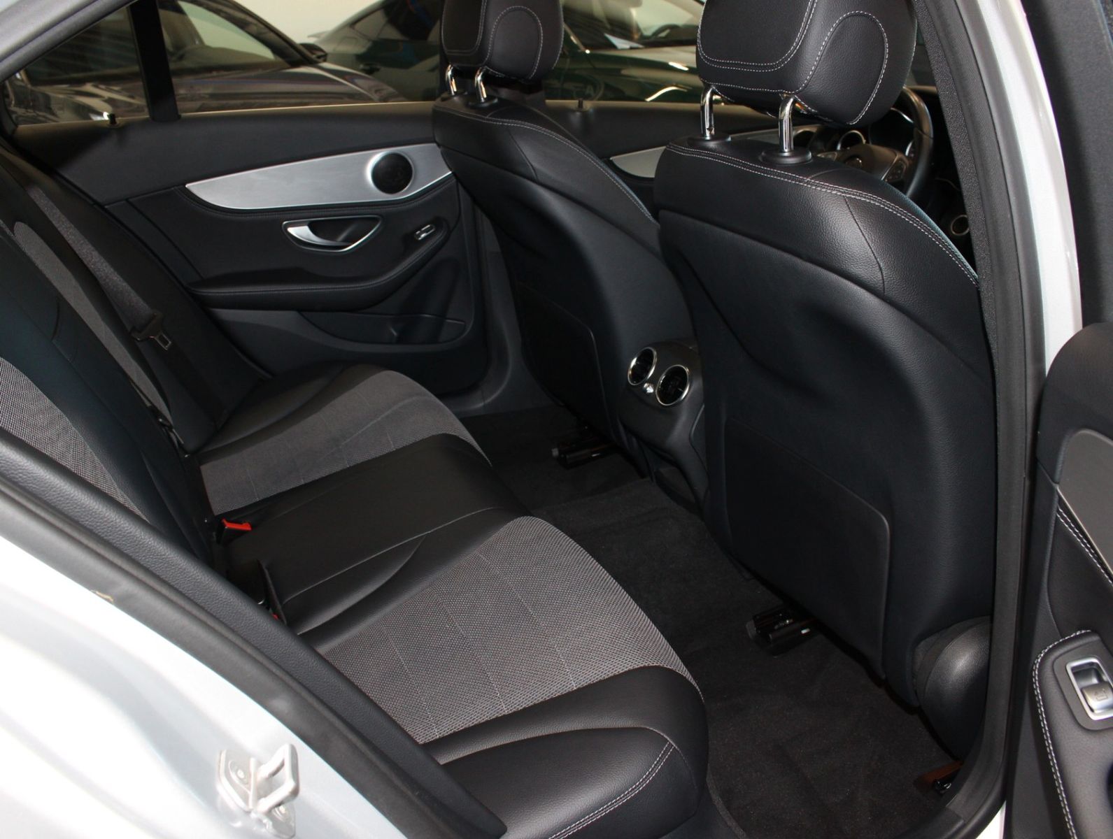 Fahrzeugabbildung Mercedes-Benz C 200 AVANTGARDE*2.Hand