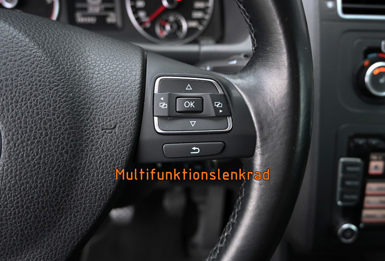Fahrzeugabbildung Volkswagen Touran 1.6 TDI Comfortline °7-SITZE°KAMERA°02.28